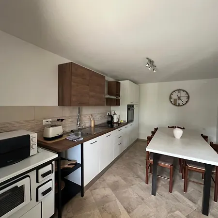 Gostinjska kuća Casa Irma Zminj